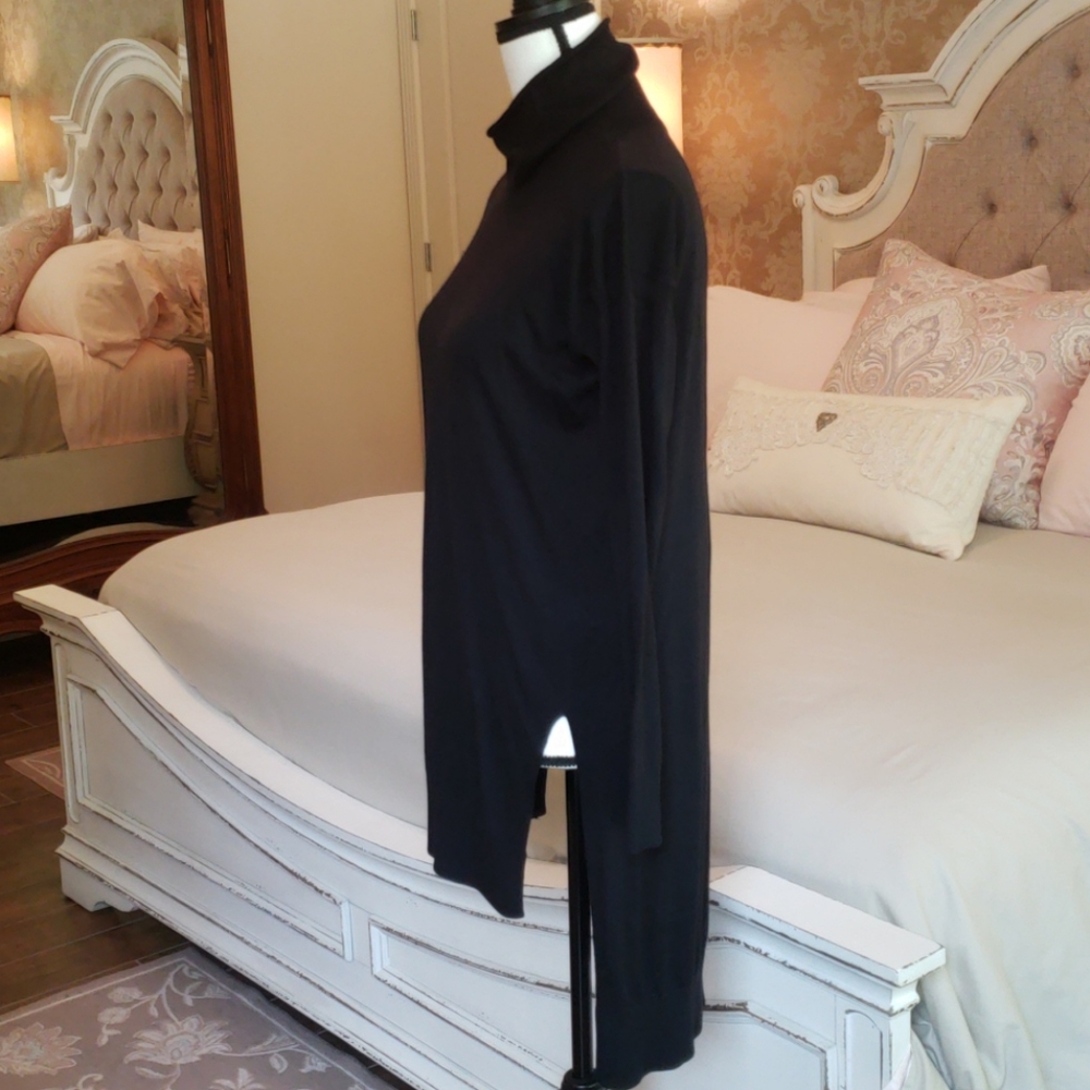 SPLENDID LONG TURTLENECK TOP - Picture 2 of 3